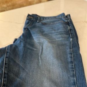 Men’s jeans.
